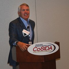 CBS legal & sports analyst Jack Ford engaging SIDEARM Leadership Forum presented by Learfield attendees.
